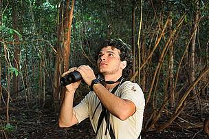 Ornitólogo Tiago Laranjeiras explica como foi feita pesquisa com pássaros durante a expedição