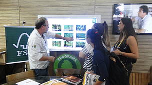 O totem interativo, onde é possível consultar e baixar várias publicações do WWF-Brasil e de nossos parceiros, estará na Green Building Conference
