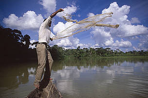 Muitas comunidades pesqueiras dependem de reservas extrativistas para proteger seu meio de ... 
© WWF/Edward Parker