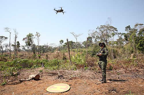  Dez agentes do Batalhão de Policiamento Ambiental do Acre vêm aprendendo a usar os drones em operações de fiscalização 