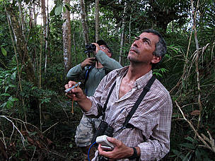 José Flávio Júnior, biólogo, e Jorge Lopes, ornitólogo e observador de pássaros. Expedição Guariba-Roosevelt 2010.