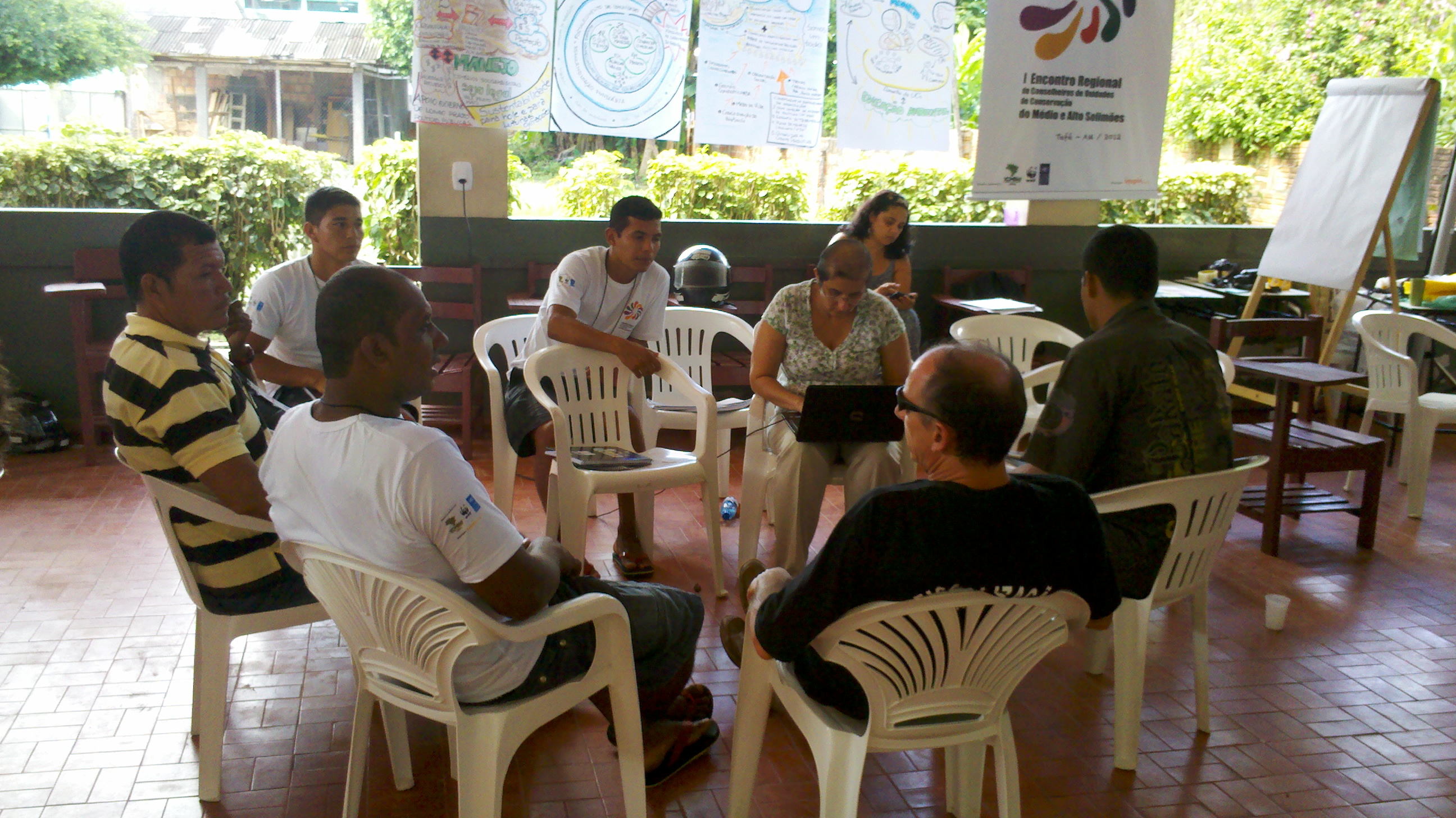 Participantes reunidos durante o Encontro dos Conselhos Gestores de Unidades de Conservação do Alto e Médio Solimões
