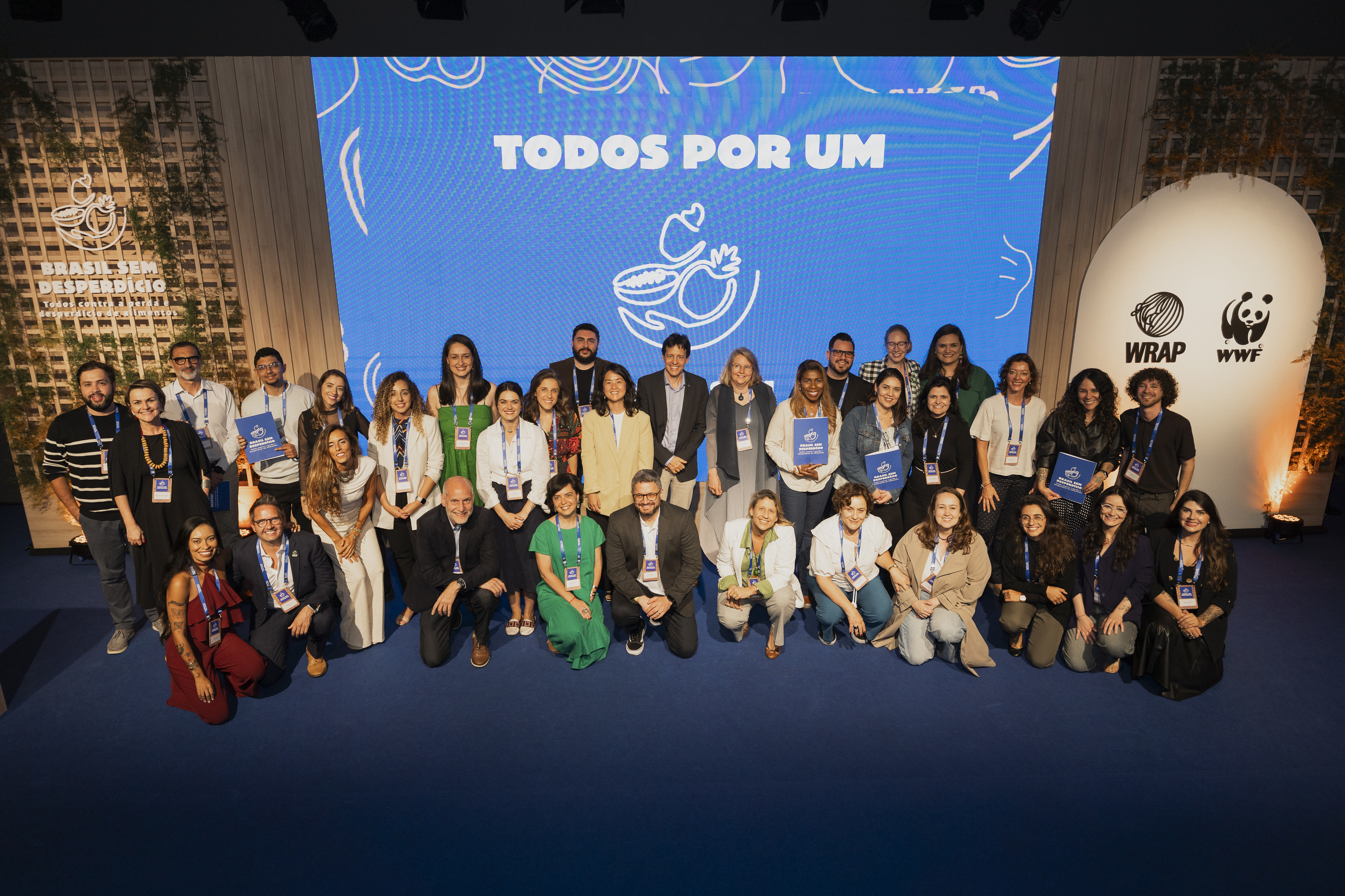 Time WWF-Brasil, implementador do pacto no Brasil, Wrap, que lidera a rede global de pactos, instituições e empresas que assinaram no evento a carta de intenção de se tornarem signatárias.