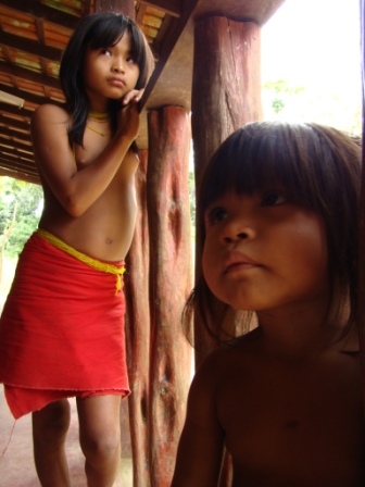 Crianças wajãpi, moradoras do entorno do Parque Nacional Montanhas do Tumucumaque