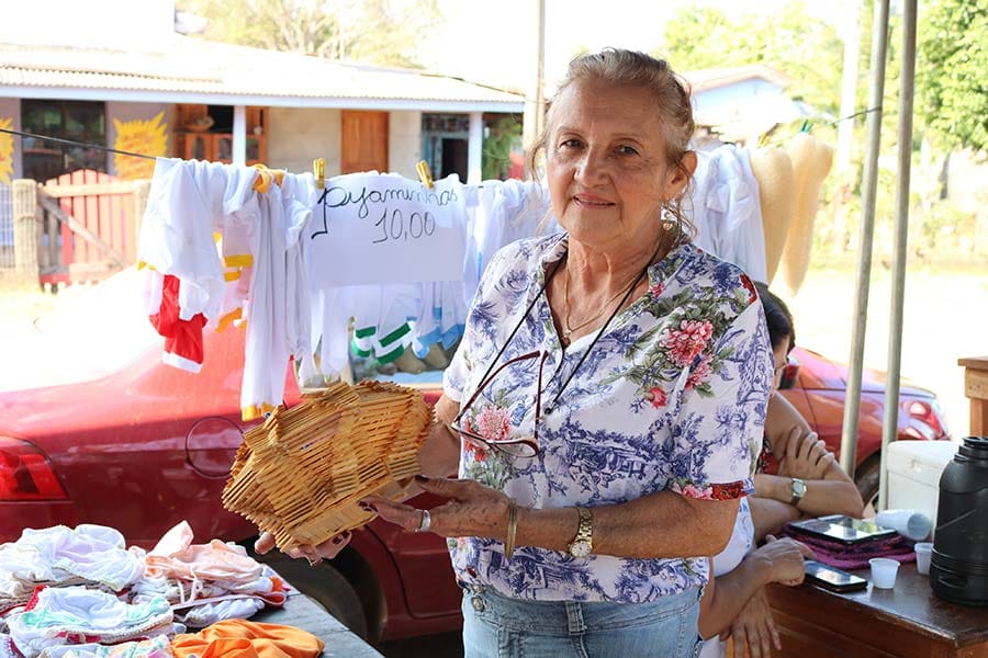 Agricultores familiares preservam e restauram a biodiversidade dos ecossistemas, fornecem alimentos tradicionais e nutritivos, contribuem para a possibilidade de dietas equilibradas e mantém patrimônios culturais em áreas rurais