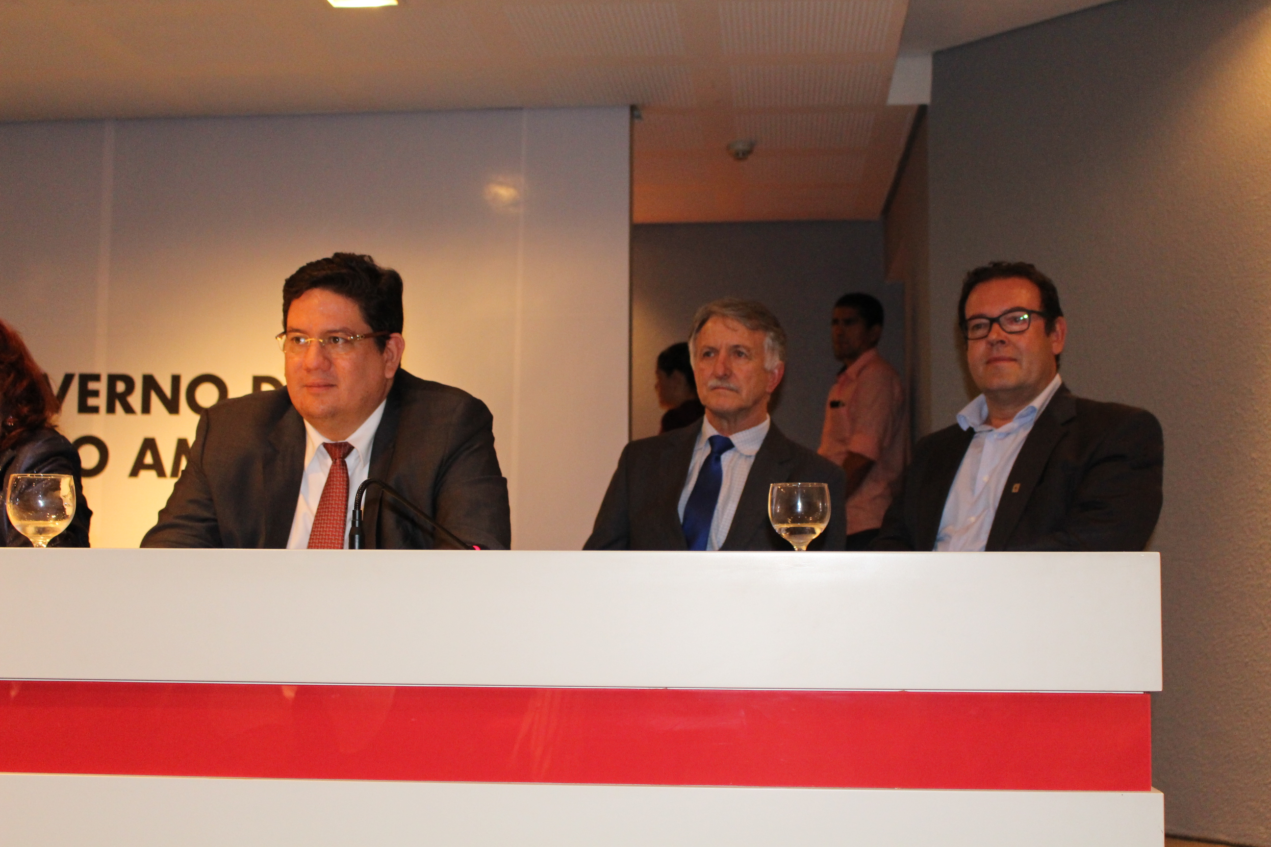 Da esquerda para a direita: o coordenador do Programa Amazônia do WWF-Brasil, Ricardo Mello; o titular da Sema-AM, Antonio Stroski; e o representante do Tribunal de Contas do Estado, Ari Moutinho