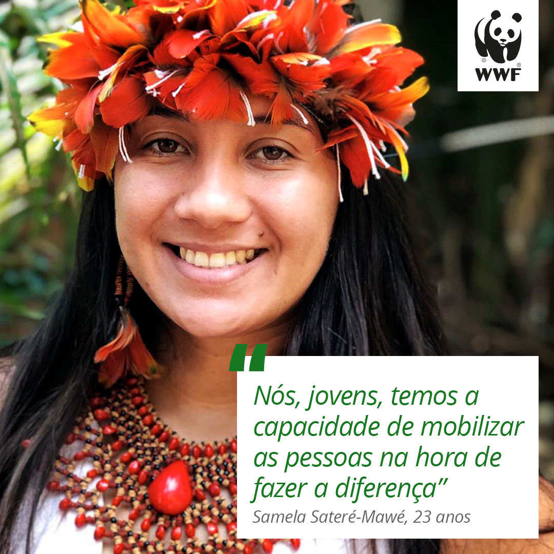 A estudante de biologia Samela Sateré Mawé trabalha junto a um grupo de mulheres na periferia de Manaus