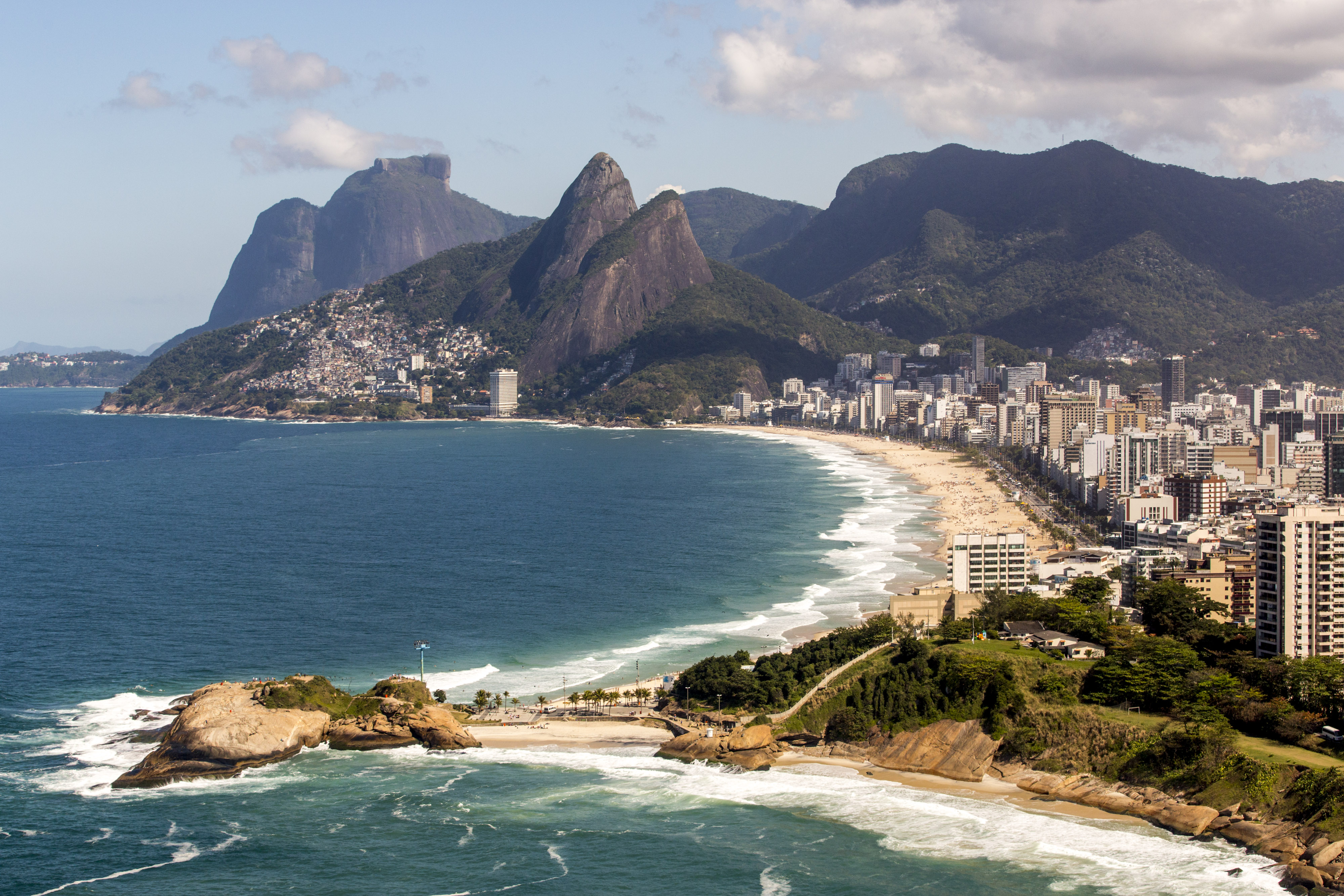 Какой океан омывает бразилию
