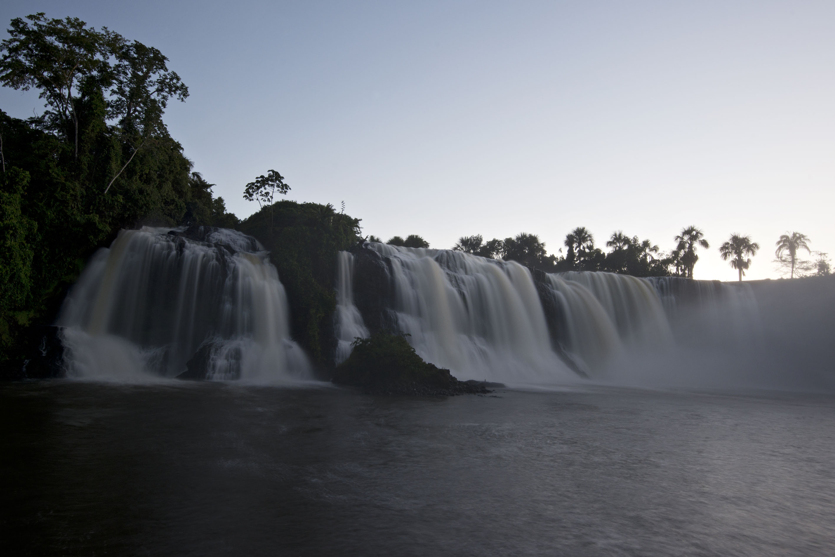 Situada em Tangará da Serra (MT), esta cachoeira é chamada de Salto das Nuvens e foi visitada pelos expedicionários em 2013
