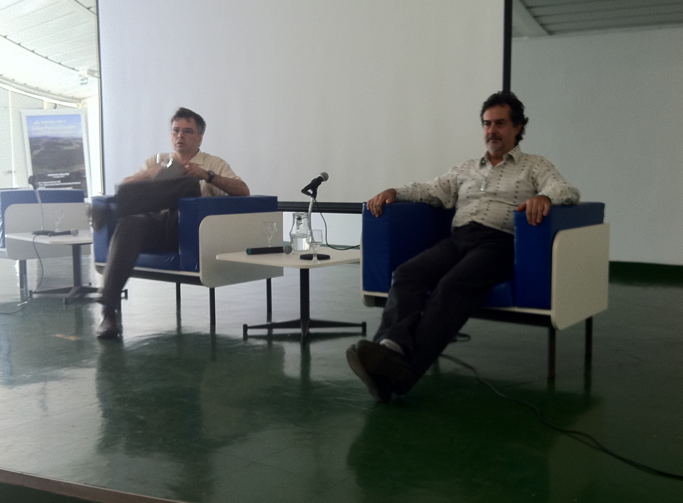 Britaldo Soares (pesquisador da UFMG) e Carlos Alberto de Mattos Scaramuzza (WWF-Brasil) no seminário para jornalistas sobre o Código Florestal.