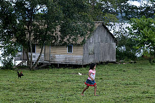 As pessoas que vivem na Amazônia não estão imunes aos impactos das mudanças climáticas na região.
© WWF-Brasil / Adriano Gambarini