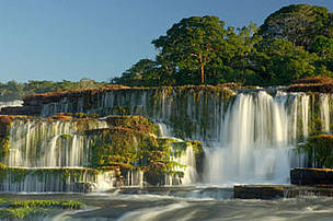 Cachoeira do Salto Augusto: beleza rara na Amazônia
