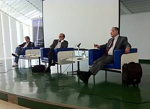Paulo Adário, Sérgio Leitão e Carlos Marés no seminário para jornalistas sobre o Código Florestal.
