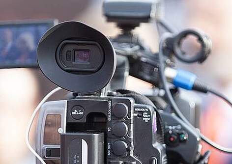  Cameras de filmagem - sala de imprensa 