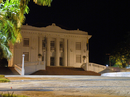 Palácio Rio Branco com suas luzes apagadas durante a Hora do Planeta 2009, no Acre, Brasil