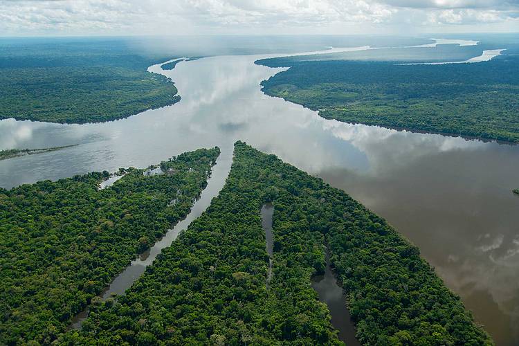  Rios Teles Pires e Juruena juntam-se e formam o Rio Tapajós. Estados do Mato Grosso, Amazonas e Pará 